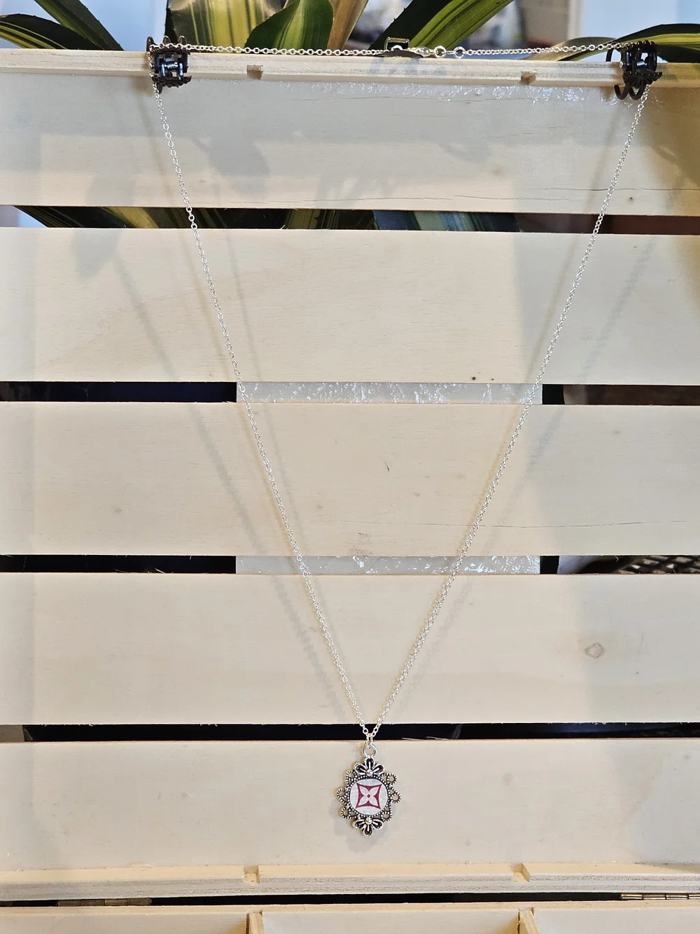 Louis Vuitton Piece In Pendant On 24